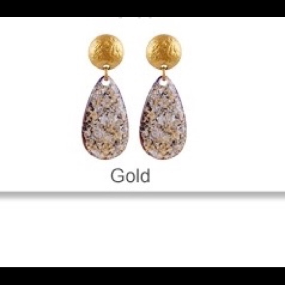 🌟🔥Anthropologie Acrylic Resin Earrings🍁🌟 - Picture 5 of 5